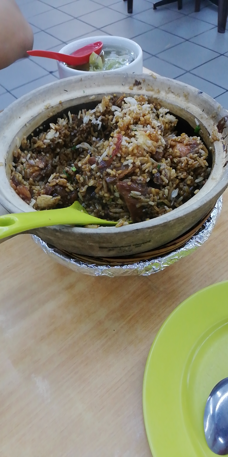 瓦煲雞飯 CLAYPOT CHICKEN RICE